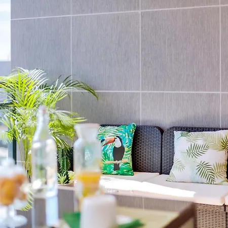 Ria House - Beautiful With Swiming Pool Apartment