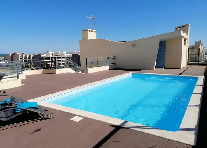 Ria House - Beautiful With Swiming Pool 아파트 오양