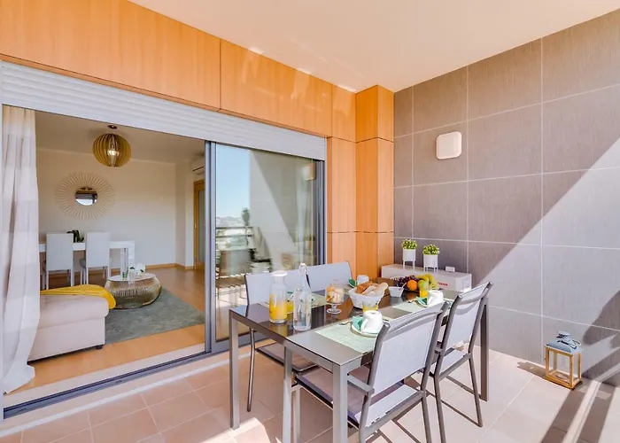 Ria House - Beautiful With Swiming Pool *