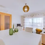 Ria House - Beautiful With Swiming Pool オリョン
